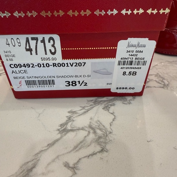 CHANEL Pearl and Silver Earrings - Picture 14 of 17